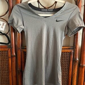 Nike Pro Women's Short Sleeve Gray Tee